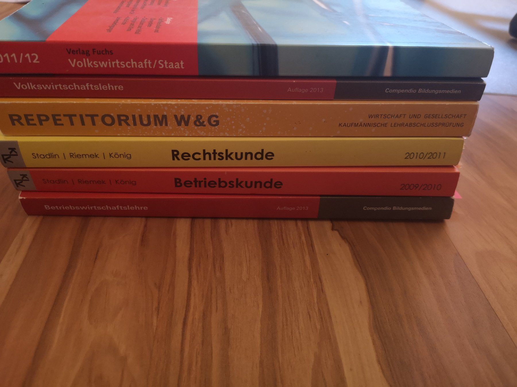 Livres: Wirtschaftsbücher – D'occasion à Aarwangen par Byv7