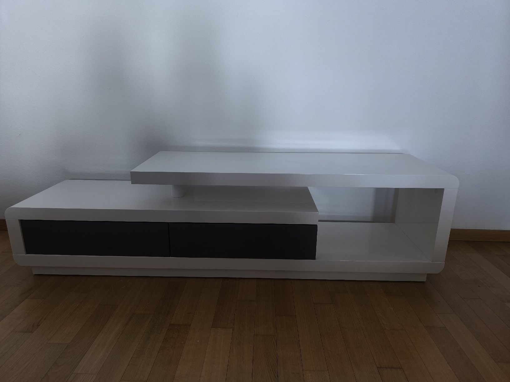 Conforama Mobili TV: TV-Tisch in Weiss mit Schubladen – Usato da Zürich venduto da tho_8mdm