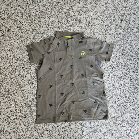 Poloshirt Benneton Totenkopf Muster Gr.146