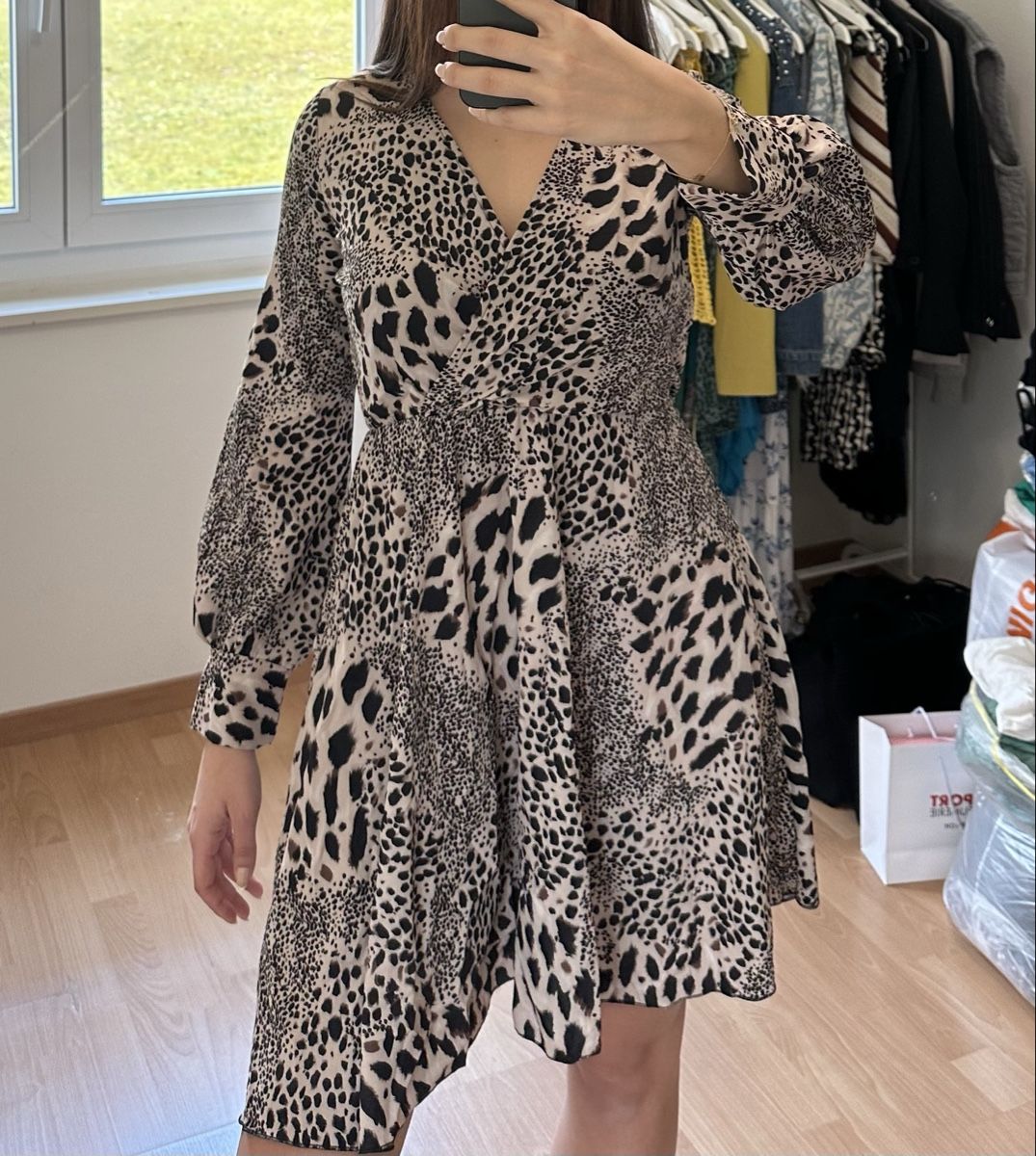 Zebra Robes: Leopardenmuster Kleid, Herbst – D'occasion à Volketswil par hal_65hj