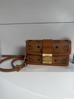 MCM Handtasche Crossbody Braun, neuwertig, Top Zustand!