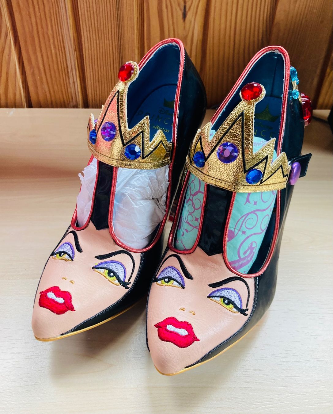 Scarpe da donna: DISNEY PRINCESS - THE EVIL QUEEN - Irregular Choice - Gr 36 – Usato da Einsiedeln venduto da MartinaDeal