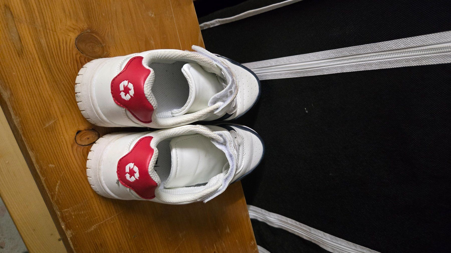 Schuhe für Jungen: Kinderschuh Gr. 35 – Gebraucht aus Schötz von Nico040 1