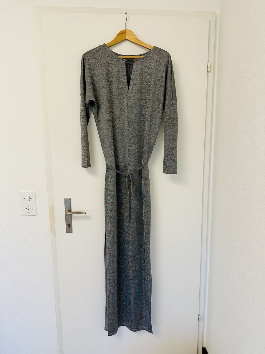 Vila Vestiti: Gray VILA Long Dress with Belt, Size S – Usato da Kilchberg ZH venduto da kku_pv69