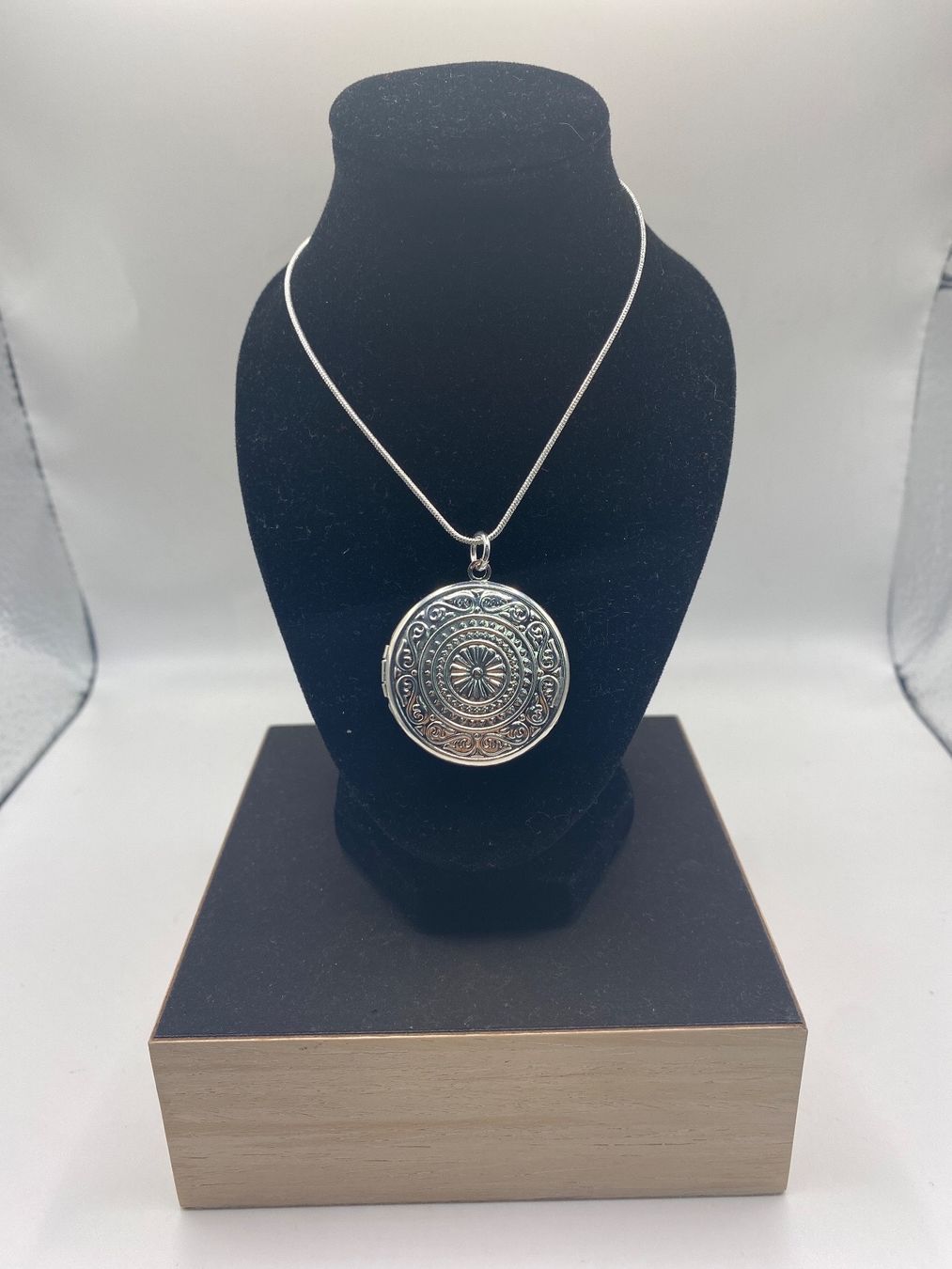 Catenine: Collier avec pendentif 26cm – Nuovo (secondo la descrizione) da Chamoson venduto da Pince26