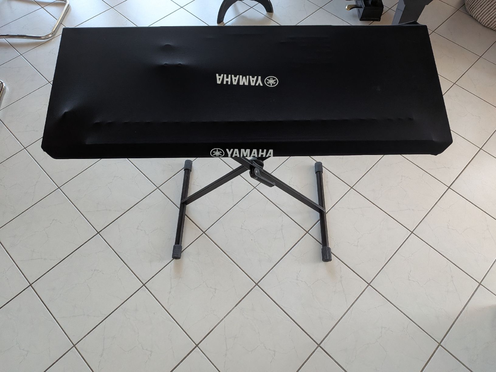 Yamaha Strumenti musicali: Yamaha PSR-SX700 Arranger Workstation + Ständer + Ped – Usato da Oberrieden venduto da Sjimena