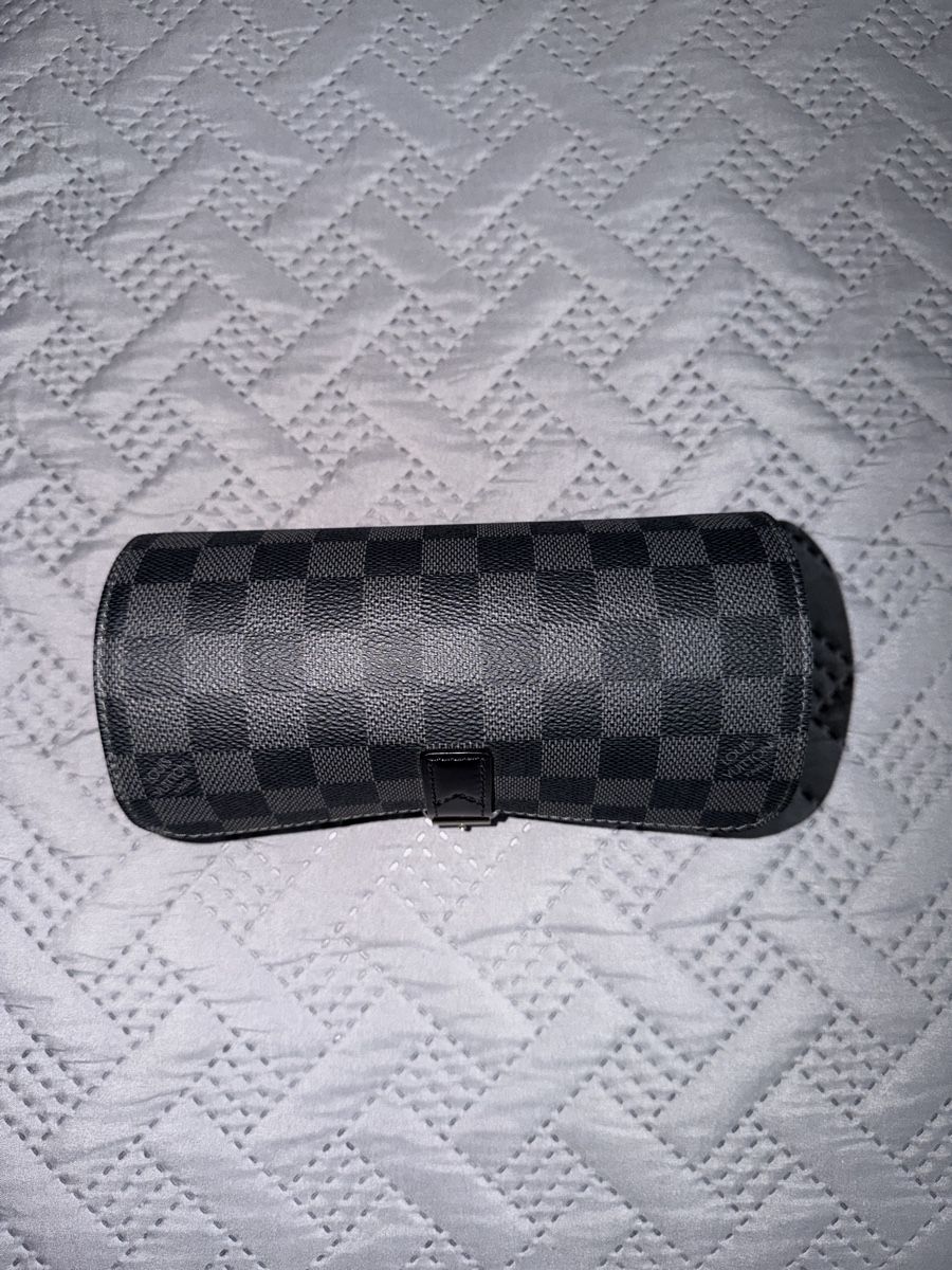 Louis Vuitton Scatole porta orologi: Uhrenetui Louis Vuitton – Usato da Döttingen venduto da FG9 1