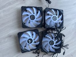 4 PC fans Thermaltake