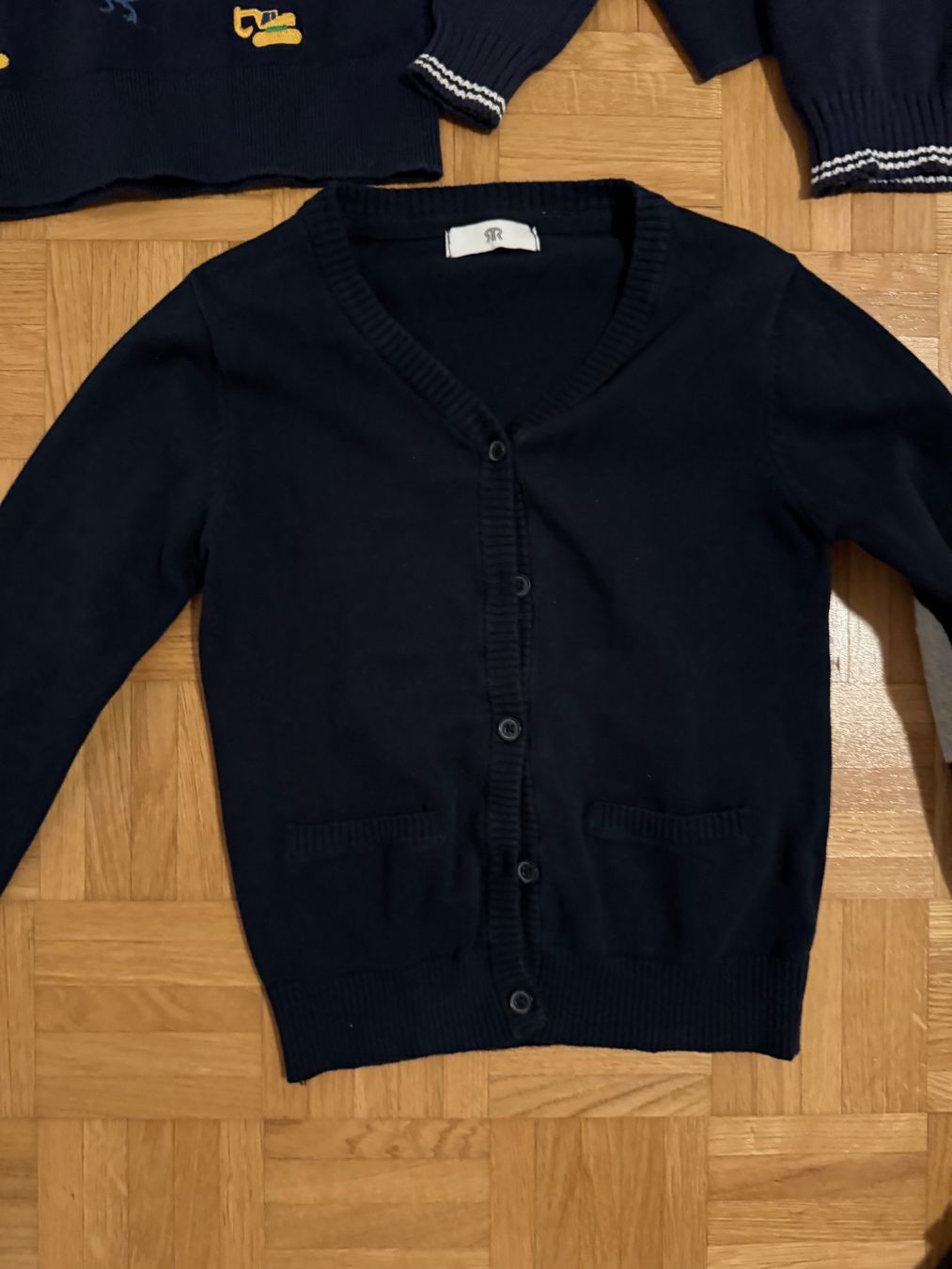 Pullover & Sweatshirts: Kinder Pullover Grösse 116-122 – Gebraucht aus Zürich von zd_1965 3