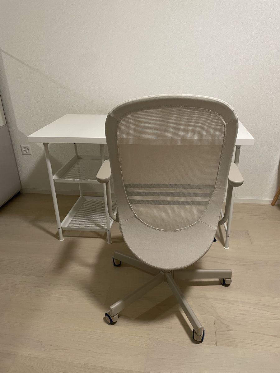 Ikea Scrivanie: Ikea Schreibtisch und Drehstuhl – Nuovo (secondo la descrizione) da Uzwil venduto da surmankun
