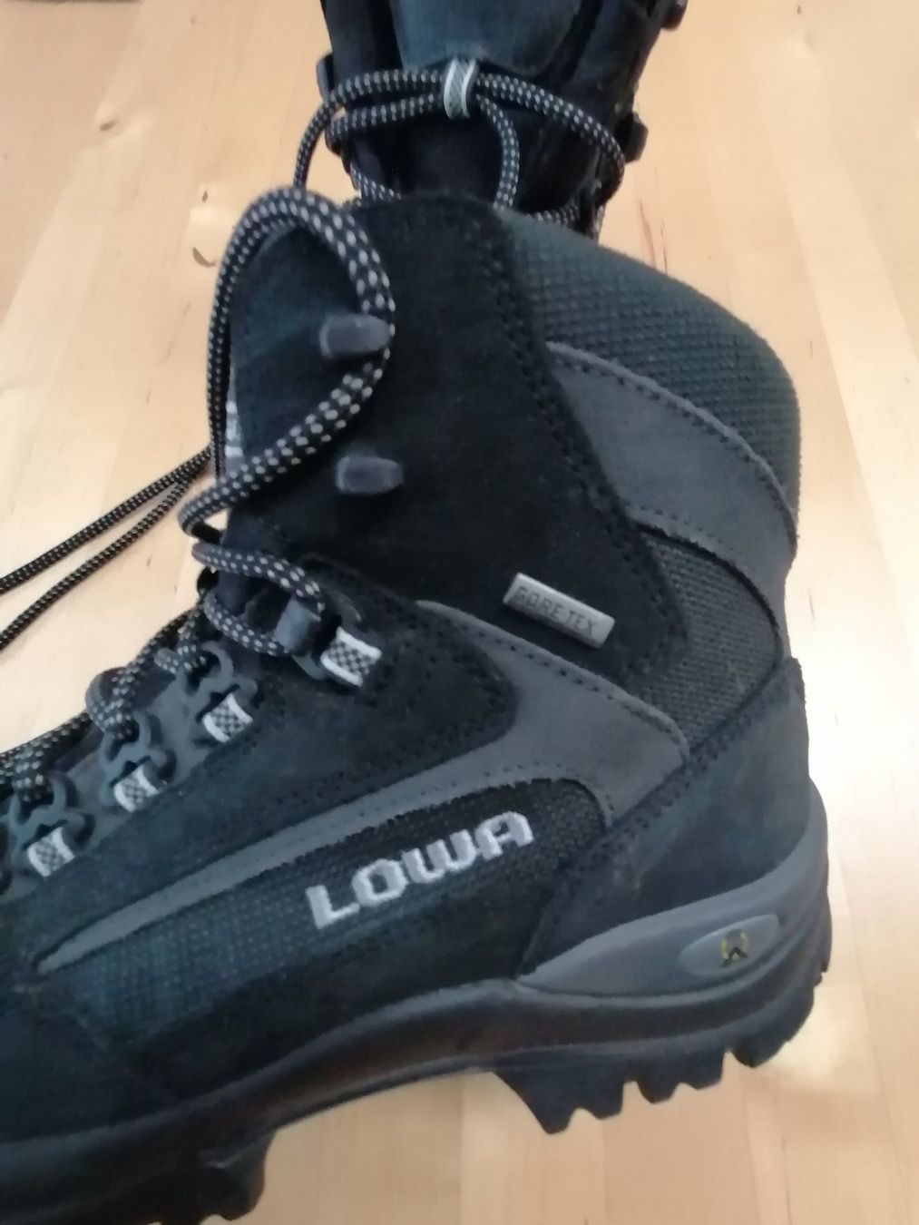 Lowa Chaussures hommes: Lowa wanderschuhe goretex 41 – D'occasion à Müllheim Dorf par florita01 1