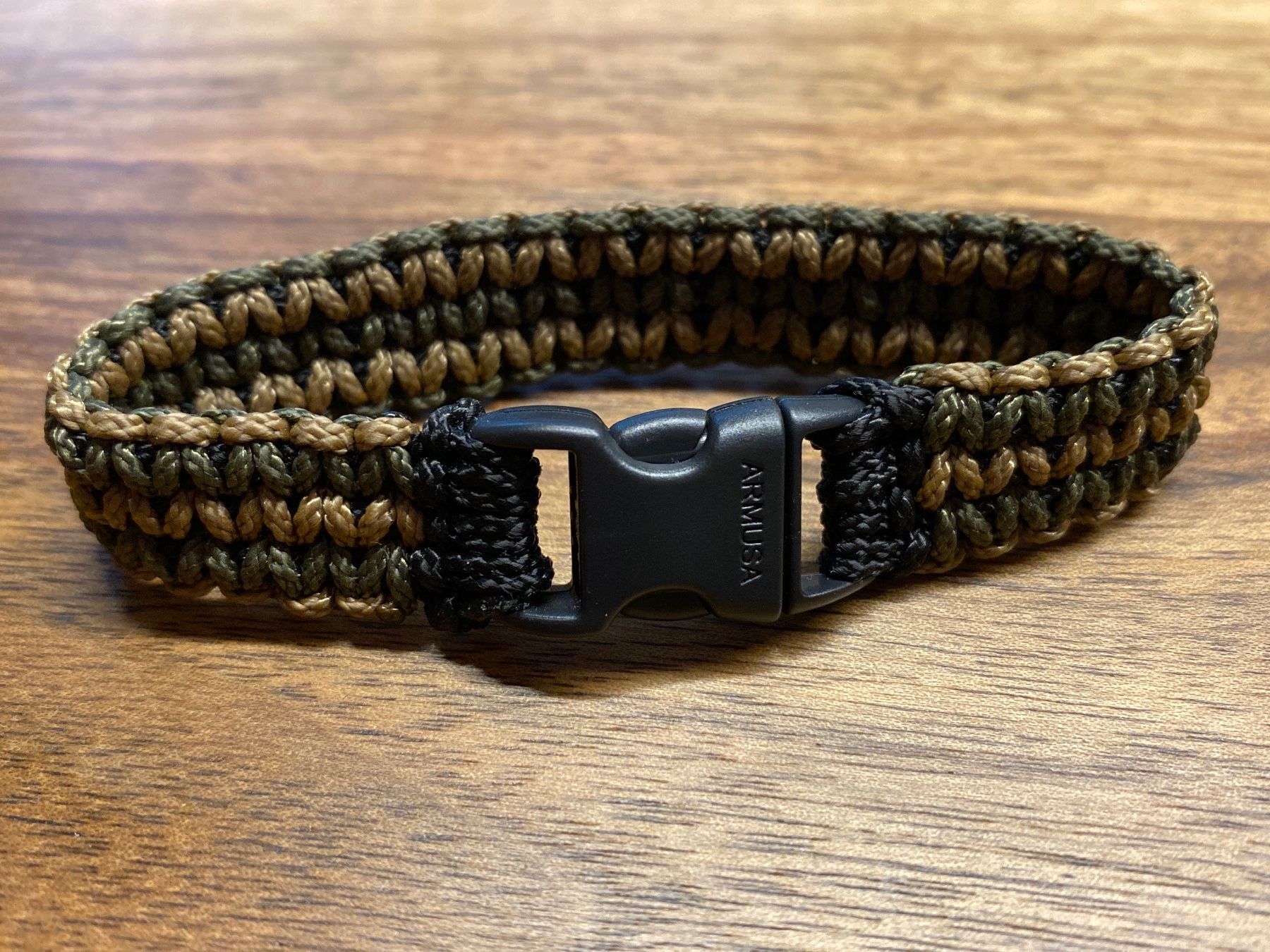 Bracciali & Braccialetti: Armband aus Microcord – Nuovo (secondo la descrizione) da Reinach BL venduto da Sdruefenacht