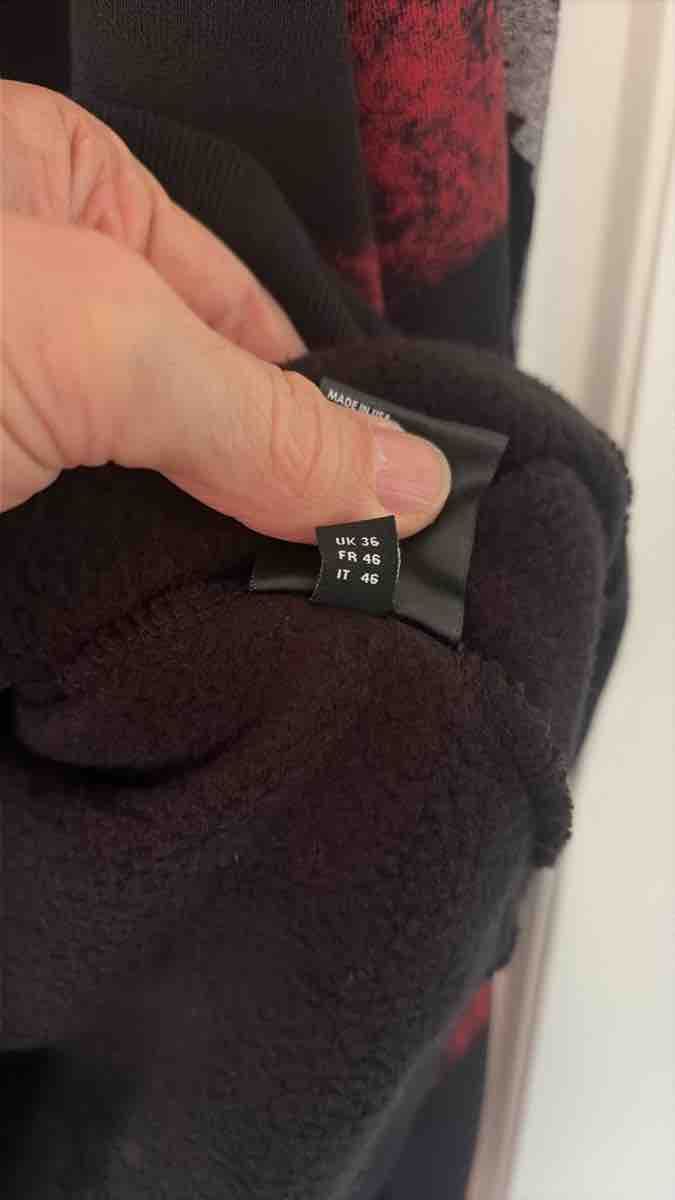 Amiri Maglioni & Felpe: Pullover Amiri Tauben-Print schwarz rot Grösse M – Nuovo (secondo la descrizione) da Zürich venduto da gilbert_co 4