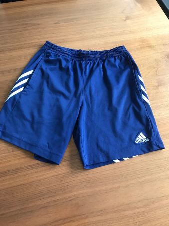 Trainer-Shorts Adidas in der Grösse 152