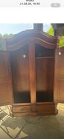 Holzschrank