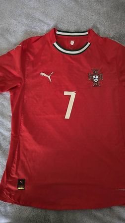 Ronaldo Portugal Authentisches Heimtrikot 2025/2026

2026"