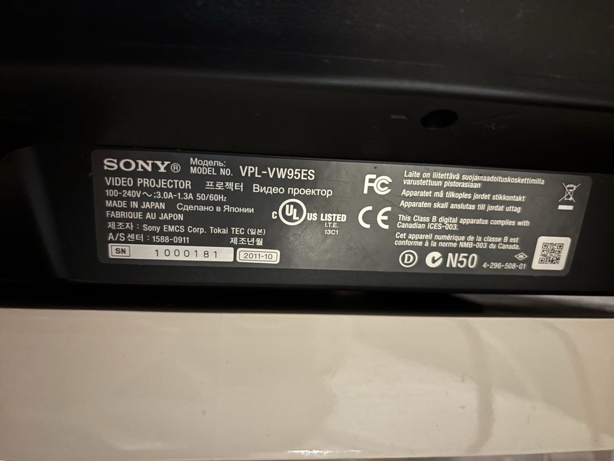 Sony Home Cinema: Sony VPL-VW95ES 3D Home Cinema Projector – Nuovo (secondo la descrizione) da Crans VD venduto da gen_gj6k 1