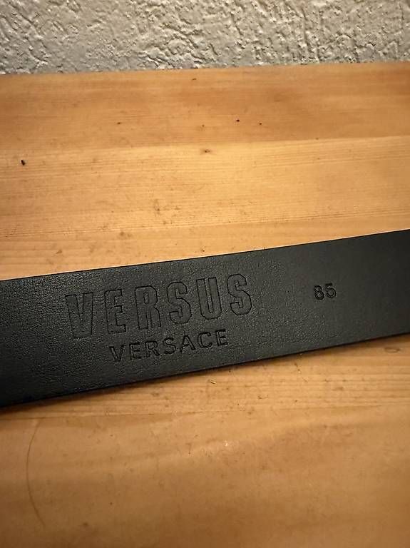 Gürtel: Versace Ledergurt  – Gebraucht aus  von  3