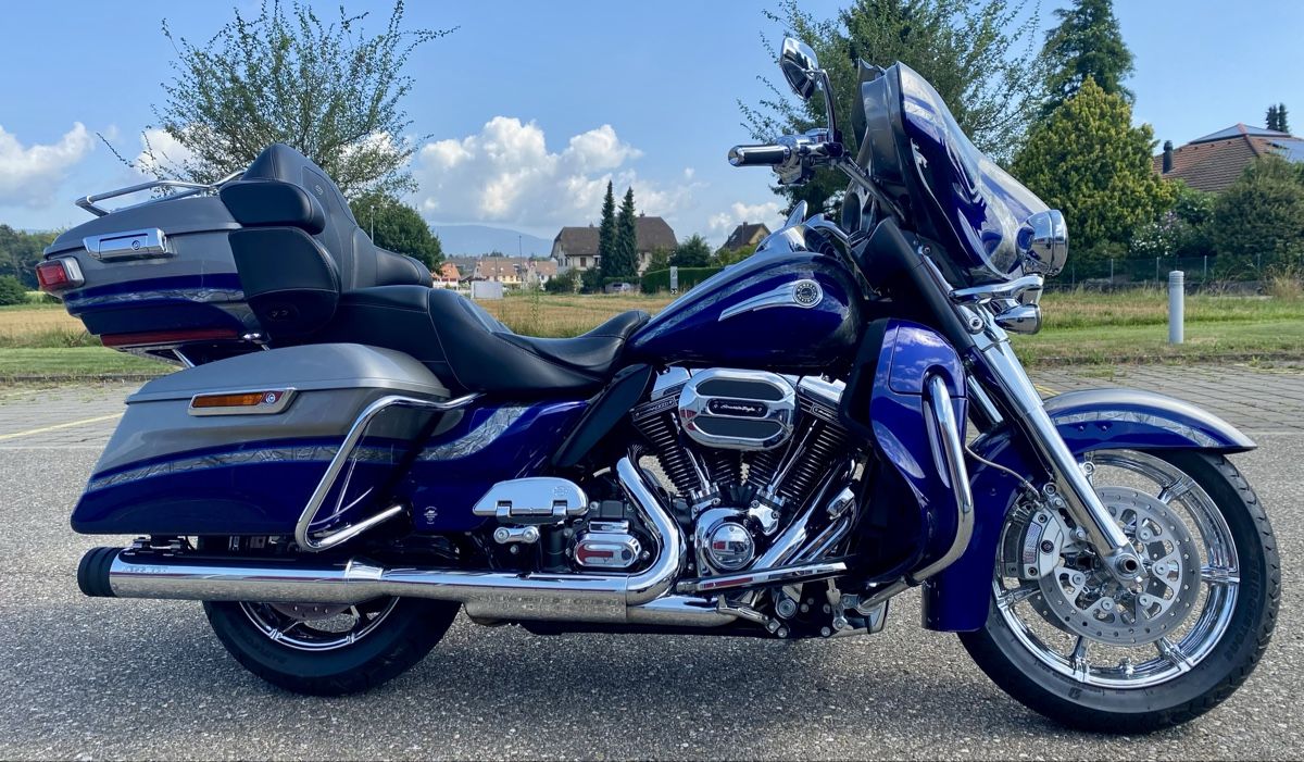 Harley-Davidson Touring: Harley Davidson Electra Glide 110 CVO – Usato da Trimbach venduto da swyss74