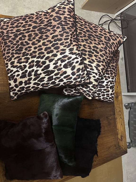 Cuscini: superbes coussins en véritable peau de springbok, – Usato da Versoix venduto da Tamaze47 2