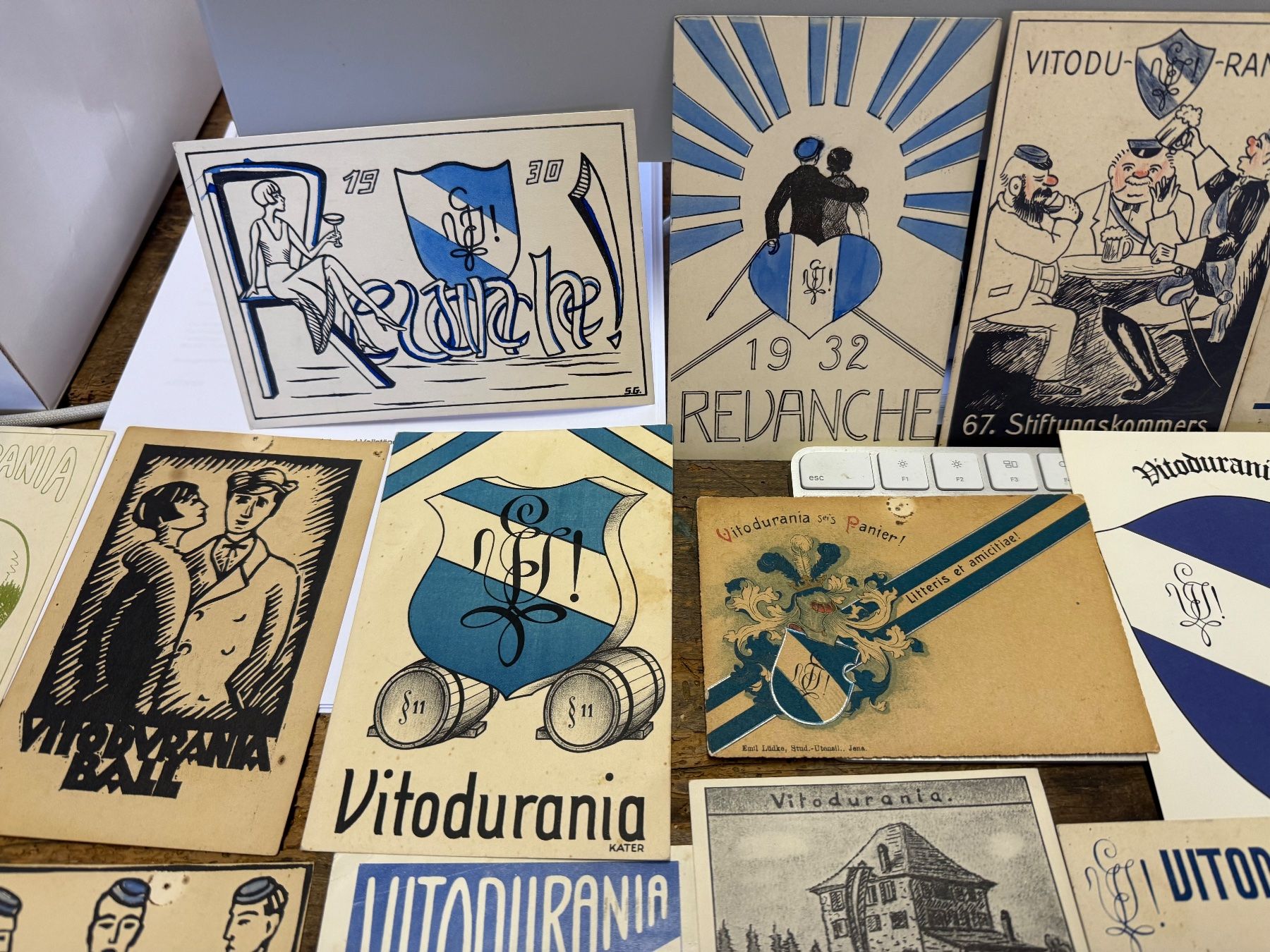 Cartoline postali: Konvolut 40 Postkarten Studentika Burschenschaft Zunft – Usato da Bern venduto da Jwpm66 2