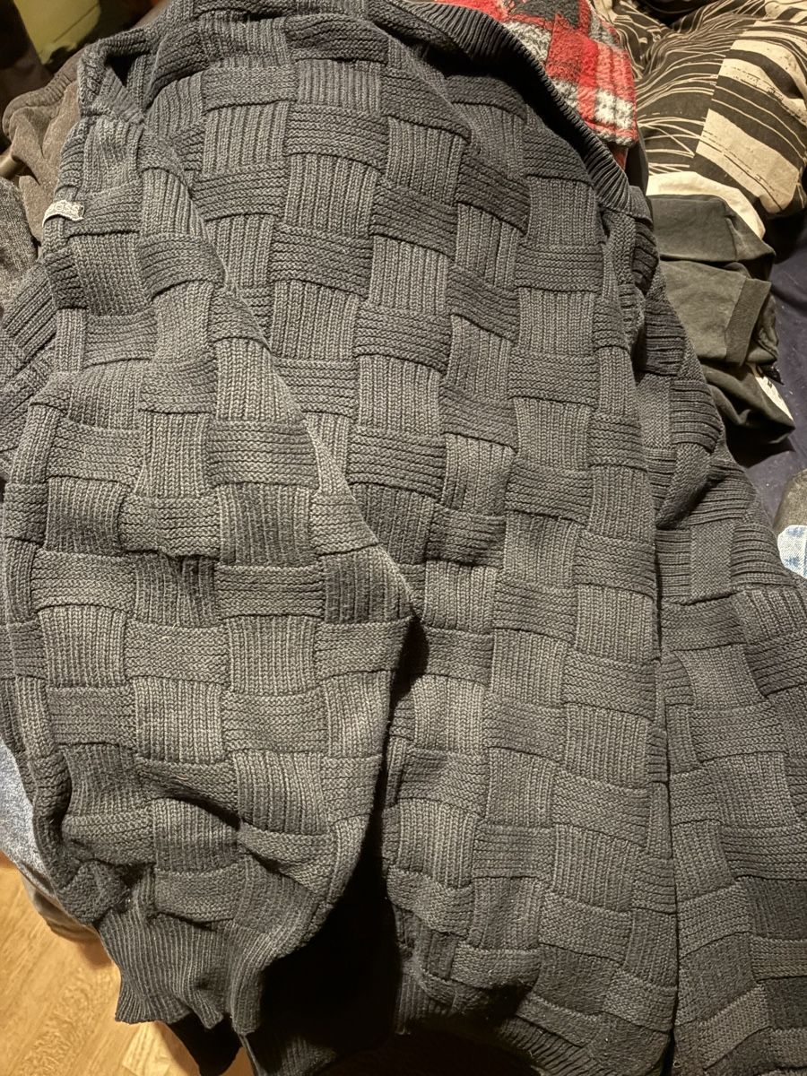 Hugo Boss Maglioni & Felpe: Hugo Boss Schwarz Pullover L – Usato da Obermumpf venduto da davetattoo 2