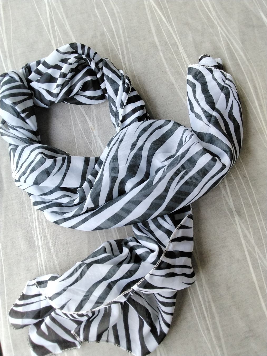 Foulard & Sciarpe: SCHAL ZEBRA – Usato da Biel/Bienne venduto da dasi3