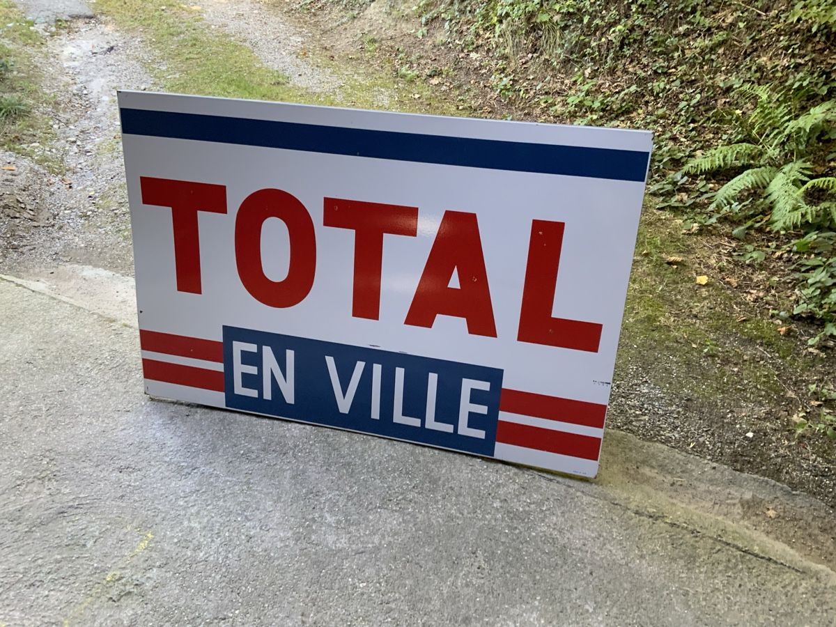 Insegne: Grosses TOTAL Emailschild top – Usato da Willisau venduto da Minali 3