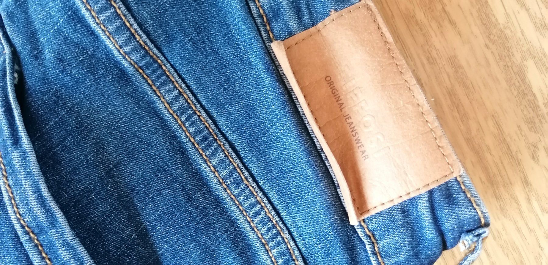 Pantaloni: Short,short en jean – Usato da Montcherand venduto da petiteoune75 4
