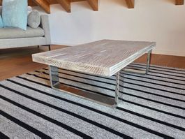Couchtisch Holz mit Chrombeinen in sehr gutem Zustand