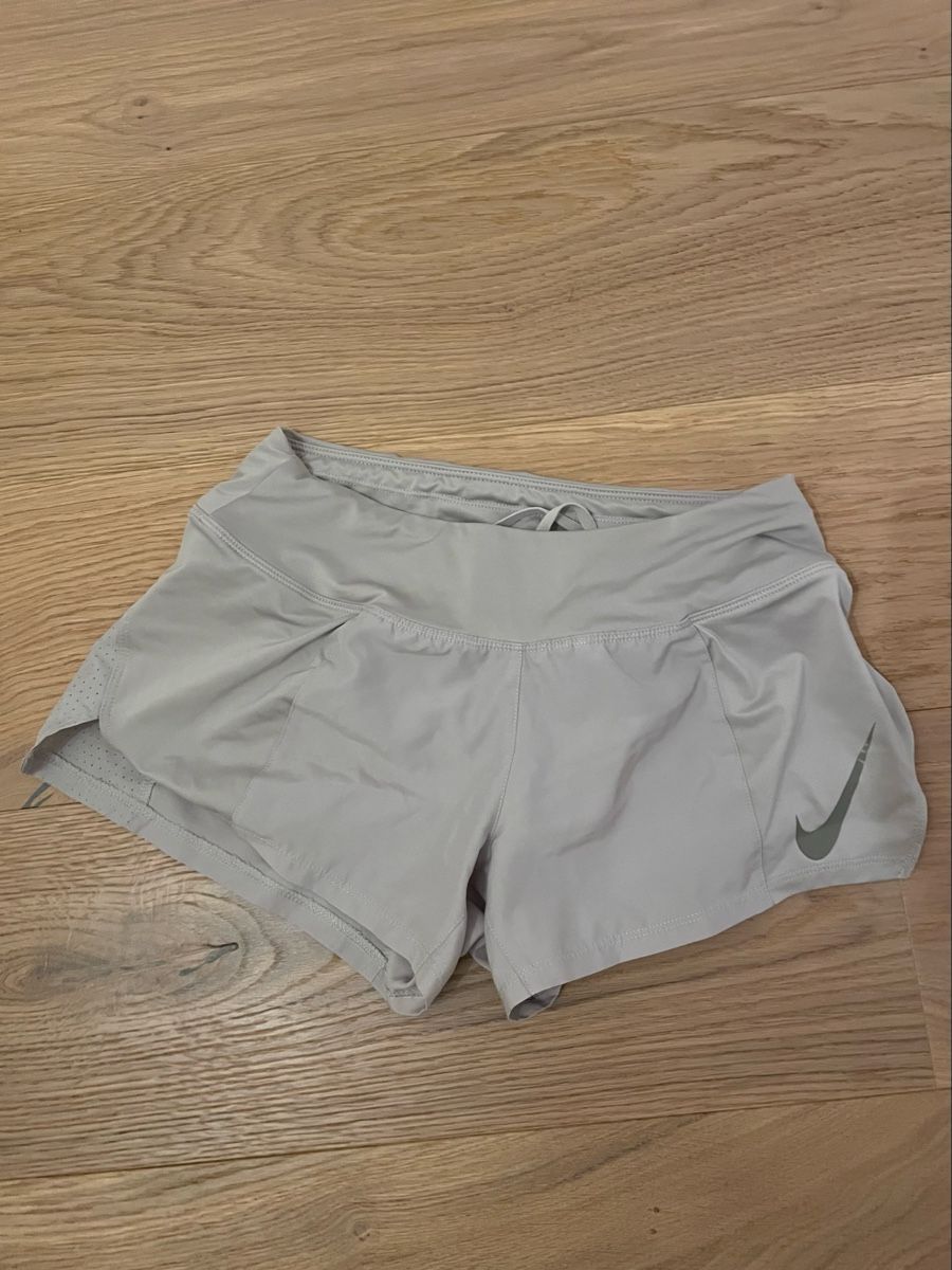 Nike Pantaloni: Nike Sport Shorts – Usato da Einsiedeln venduto da anna.la12