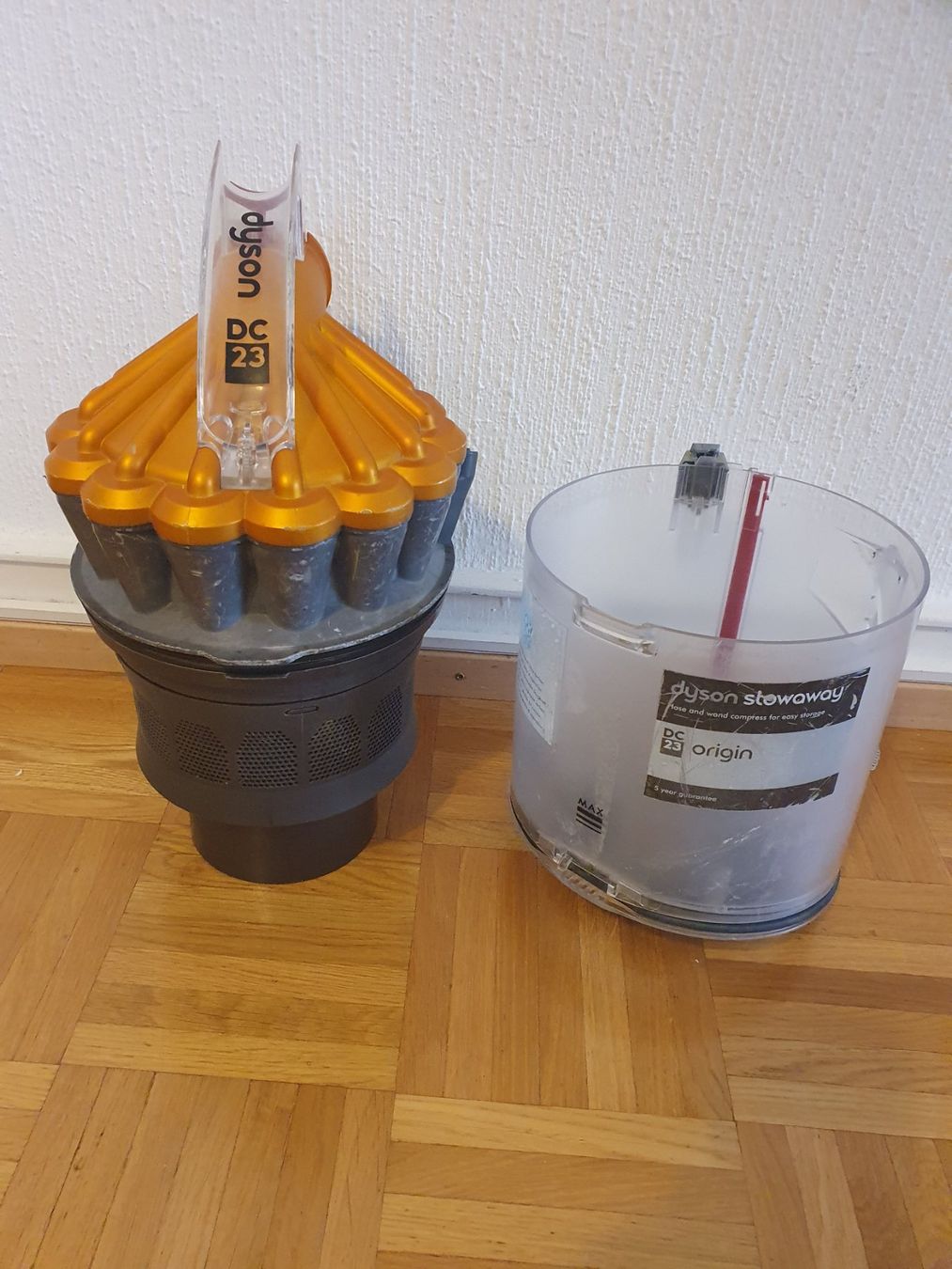 Dyson Aspirateurs & Accessoires: Cyclone Dyson DC23 d'occasion – D'occasion à Prilly par RoDyRe