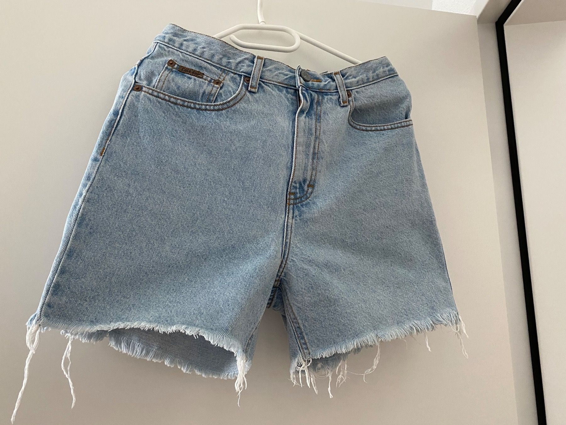 Calvin Klein Jeans: Jeansshorts von Calvin Klein – Neu (gemäss Beschreibung) aus Affoltern am Albis von may_9gdz