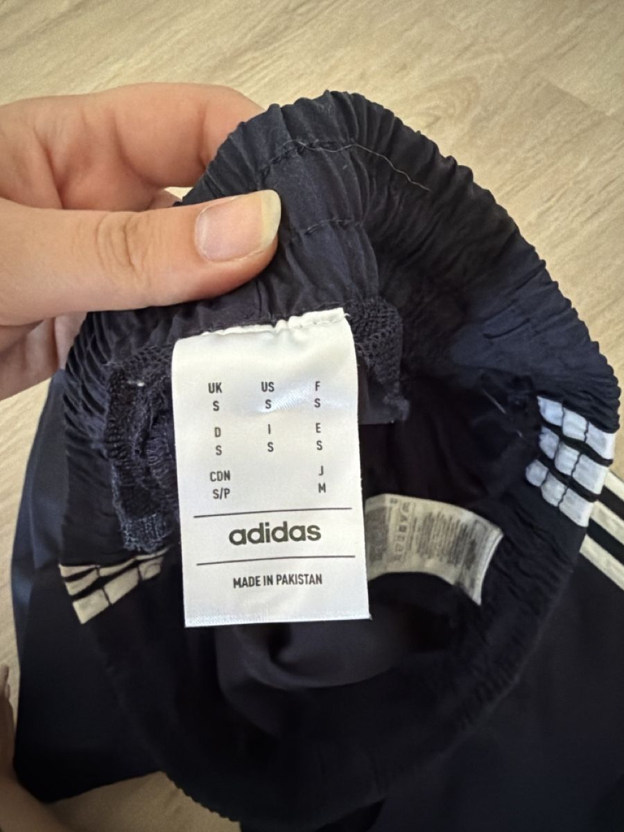 Adidas Pantaloni: Adidas Shorts – Usato da Rütihof venduto da liv_k2bp 2