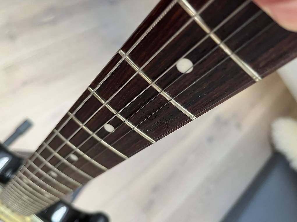 Fender Strumenti musicali: 2004 Fender Stratocaster '62 Reissue sunburst – Usato da Eglisau venduto da Peavey80 3