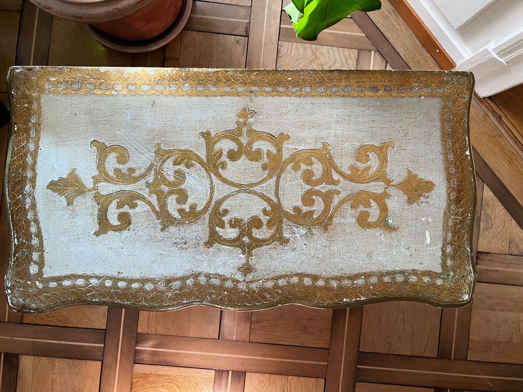 Tables de nuit: Venezianischer Nachttisch Gold / Grau – D'occasion à Zürich par Allys-Closet 2