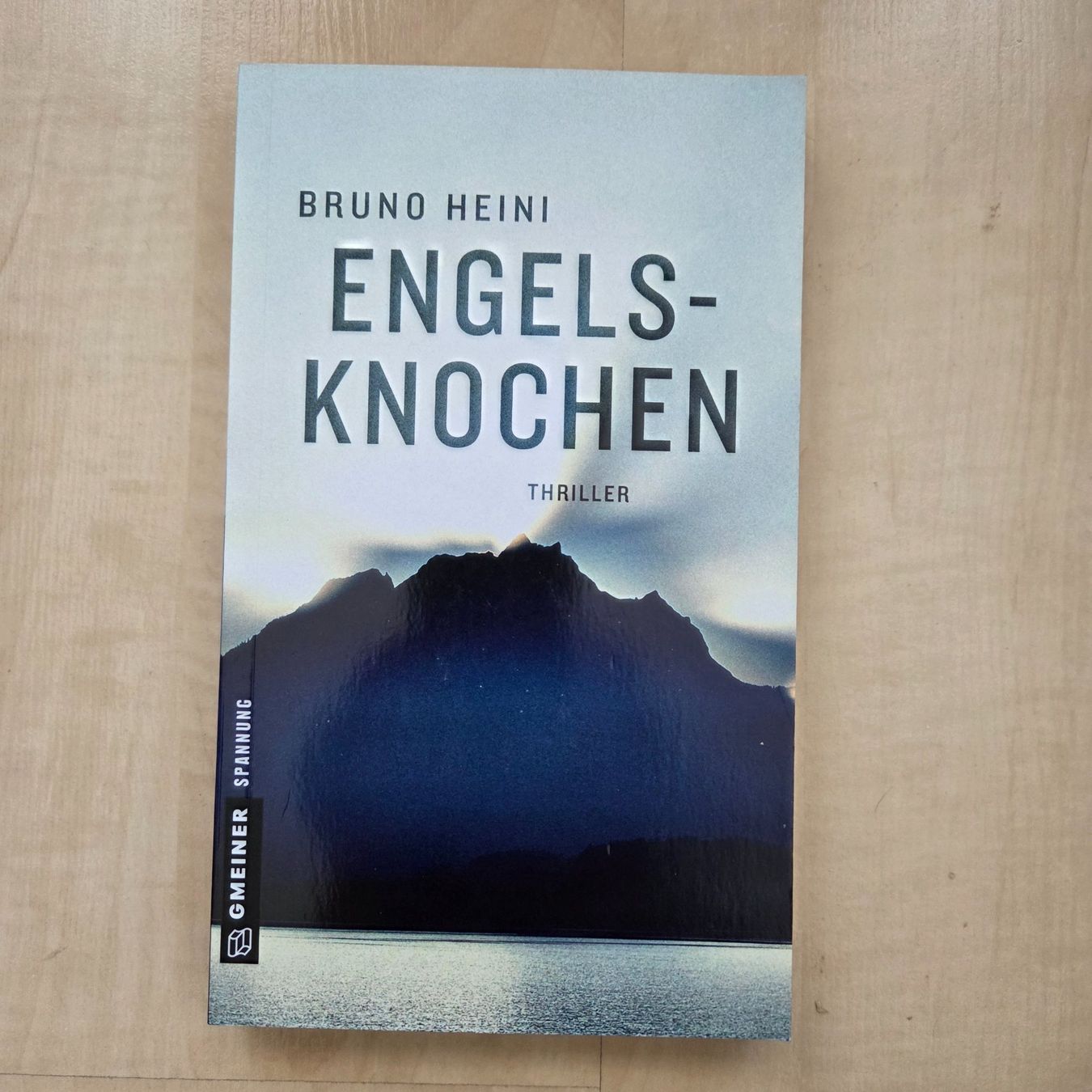 Livres: Engelsknochen – Neuf (Voir description) à Zug par Sunshine_113