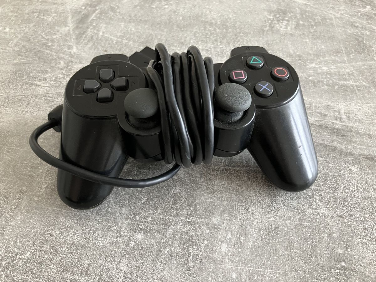 Controller: Playstation 2 DualShock Controller – Usato da Emmenbrücke venduto da nne_hm9j 2