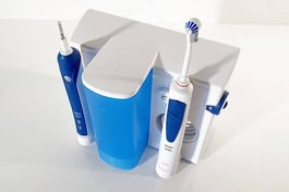 Oral-B ProfessionalCare 3000 Center - Zahnbürste/Munddusche