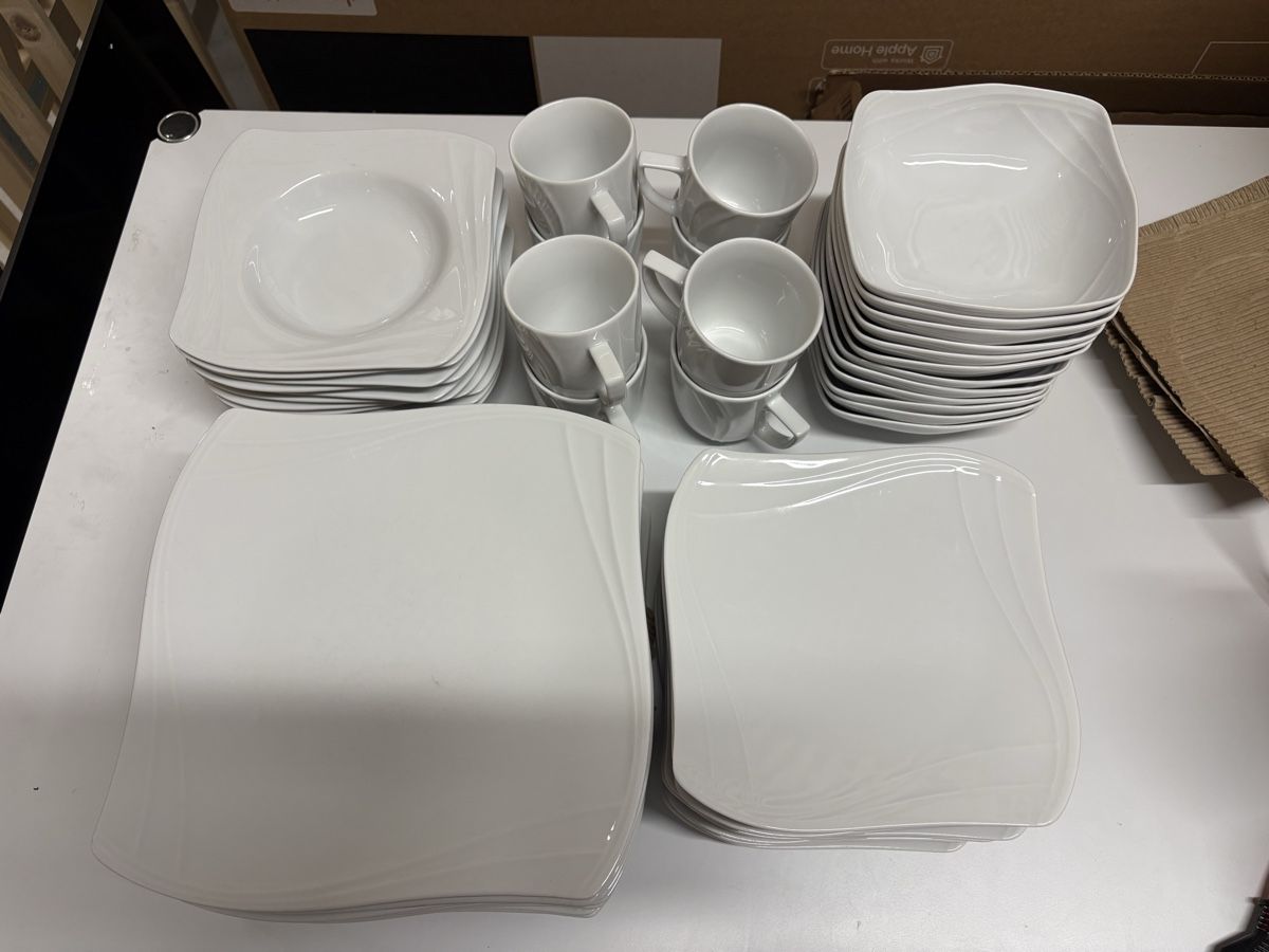 Migros Set di piatti: Cucina & Tavola Vanity – Usato da Gümligen venduto da Chants7