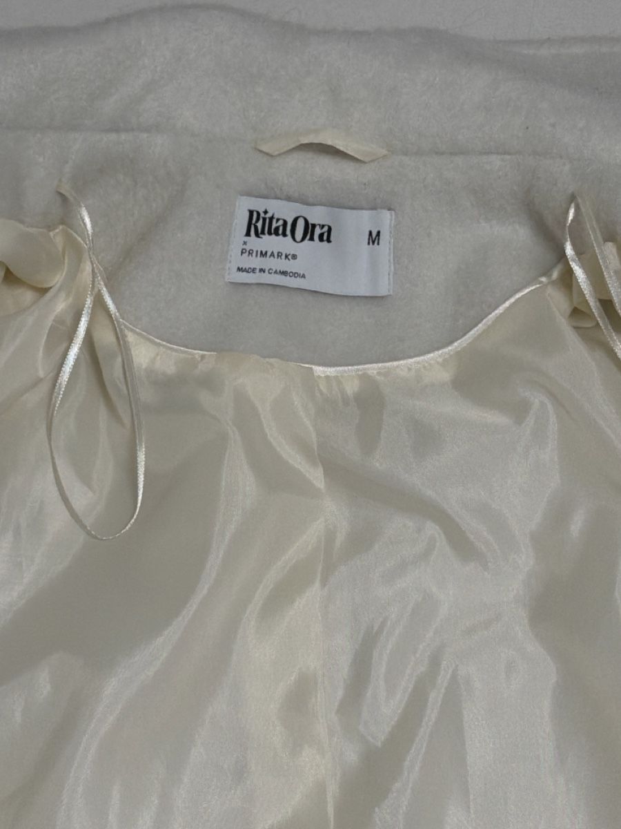 Cappotti: Rita Ora White Double-Breasted Winter Coat, Size M! – Usato da Adliswil venduto da rafabru_ipo 3