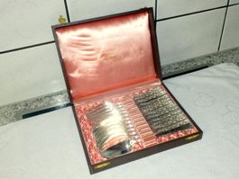 Besteckset mit 6 Löffel und 6 Gabel, versilbert 90/45 in Box