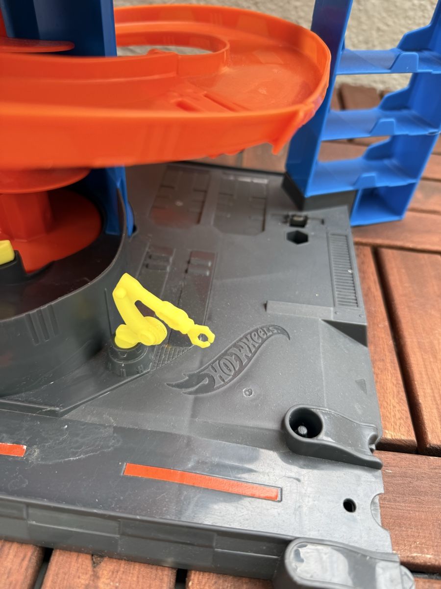 Hot Wheels Giocattoli: HotWheels Mega Garage – Usato da Dübendorf venduto da kat_gxm9 2
