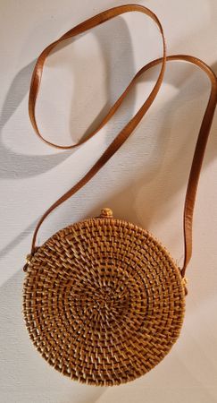 Rattan Umhängetasche, Rund, Sommer-Look, Top Zustand!