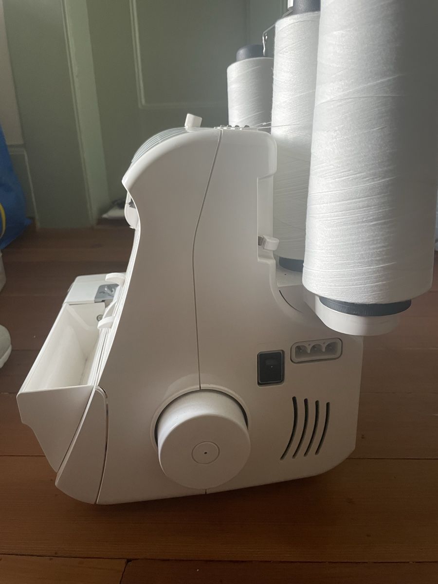 Pfaff Macchine da cucire: Pfaff Hobbylock 4842 Overlock Nähmaschine – Usato da Zürich venduto da balilife 3