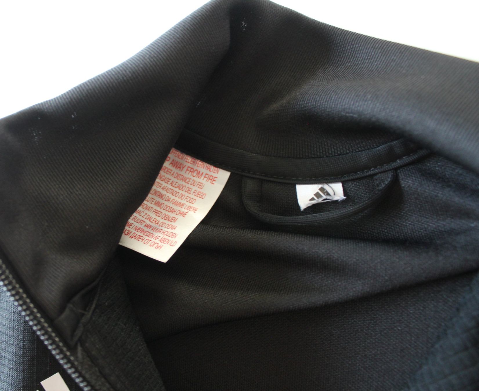 Adidas Giacche & Cappotti: Veste Adidas noire taille env. 158 – Usato da Peseux venduto da Gilloss 6