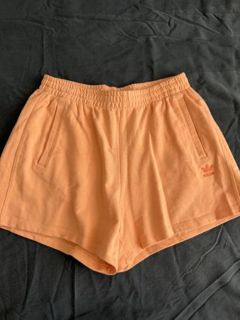 Adidas Shorts Damen Orange Grösse M guter Zustand