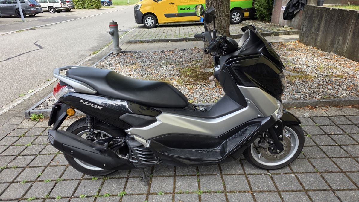 Yamaha Altro: Yamaha Nmax gpd 125 – Usato da Benglen venduto da sal_zf9m 3