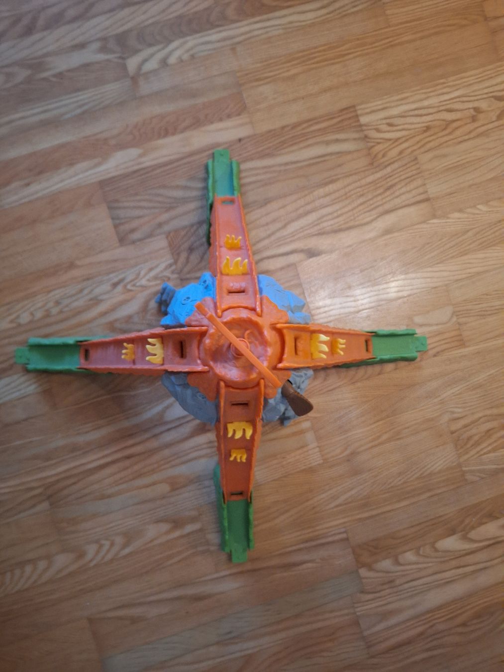 Hot Wheels Giocattoli: Hot Wheels Vulkanset Spielset gebraucht – Usato da Kefikon TG venduto da Wmitch 1