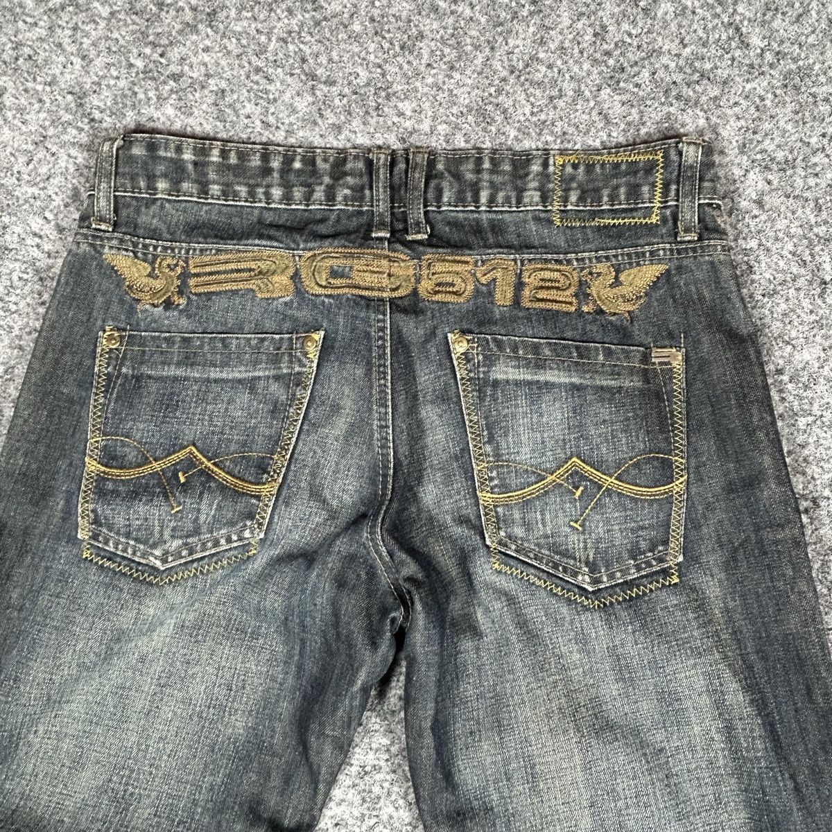Jeans: Jeans 2000s – Gebraucht aus La Sagne NE von Matlasape 2